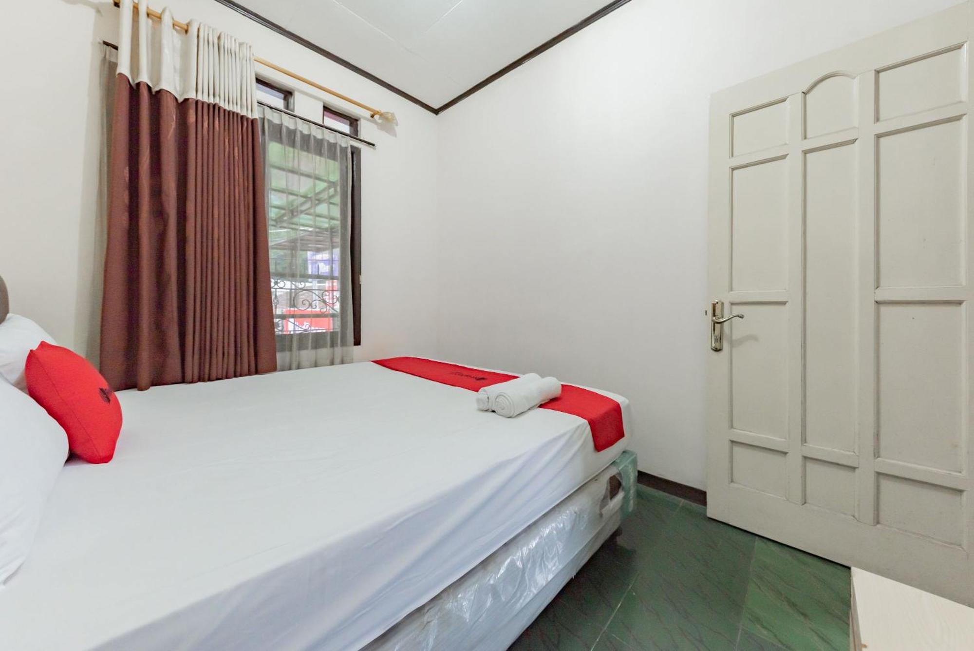 Reddoorz Near Cikole Lembang Hotel Exterior photo
